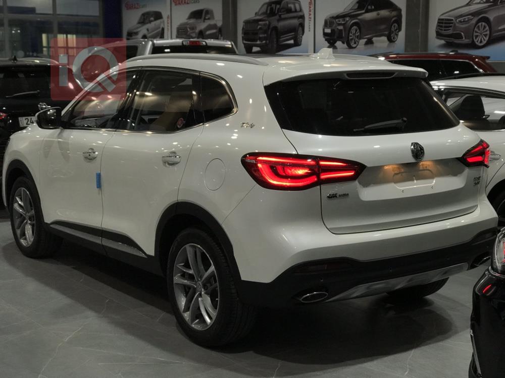MG HS